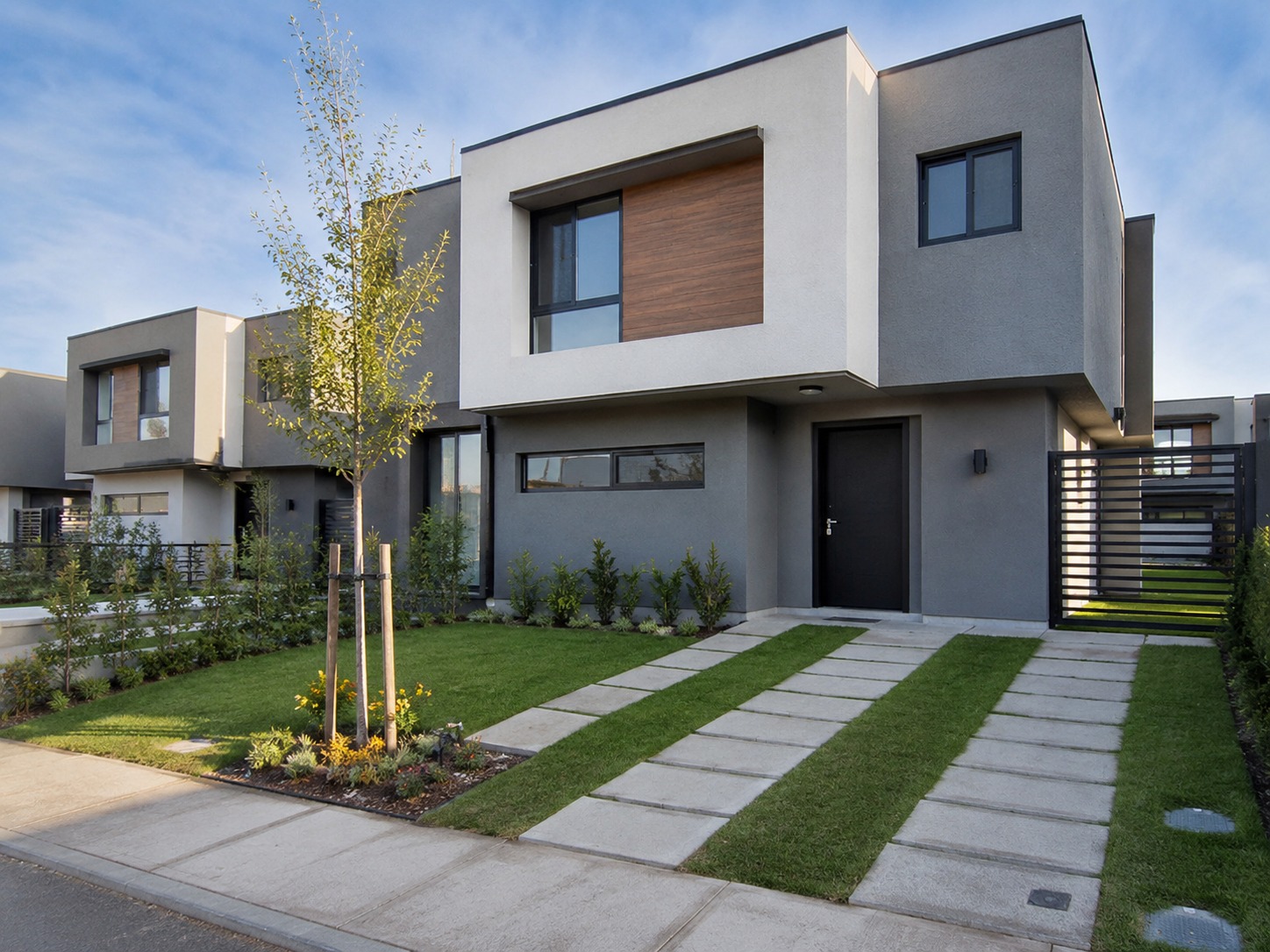 Townhouse nuevo en condominio seguro